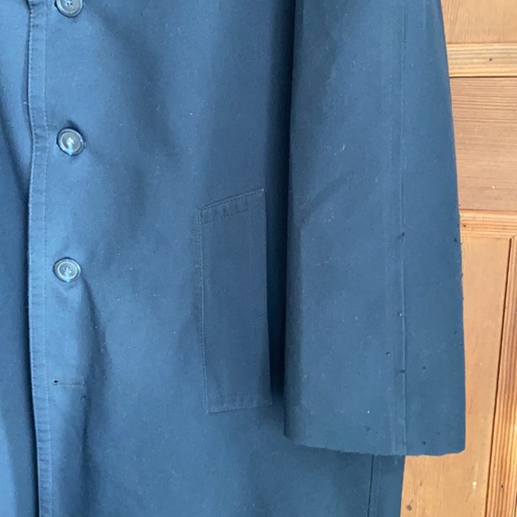 Men’s Vintage Navy London Fog overcoat. 2 front pockets. Sz 40 short - Picture 3 of 9